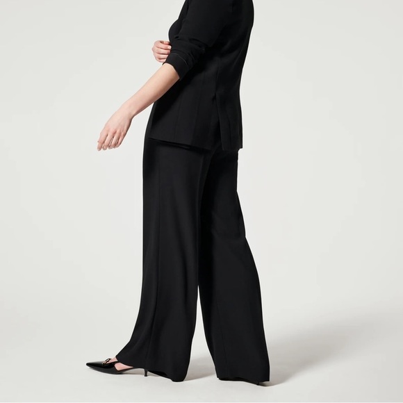 SPANX Pants - Spanx Carefree Crepe Pleated Trouser